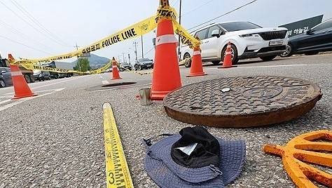 지난 7월 6일 발생한 인천 맨홀 사고 현장. 연합뉴스