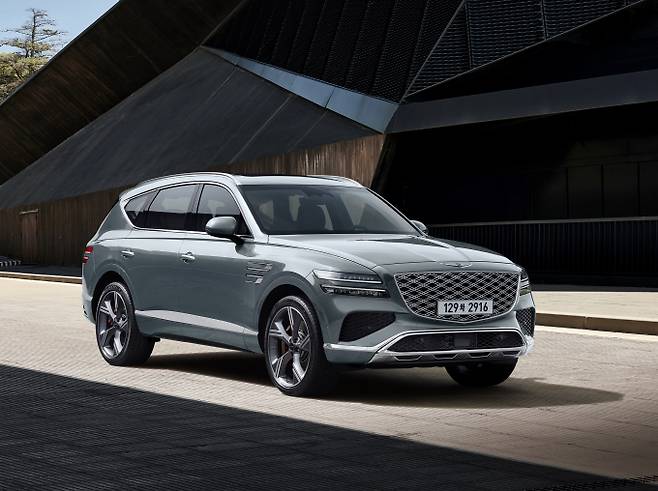 국내 완성차 5개사가 지난 9월 글로벌 시장에서 68만 3605대를 판매하며 6개월 연속 전년 동기 대비 성장세를 이어갔다. 사진은 제네시스 GV80. /사진=현대차