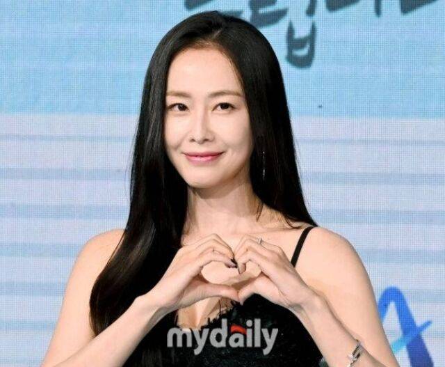 홍수현 / 마이데일리