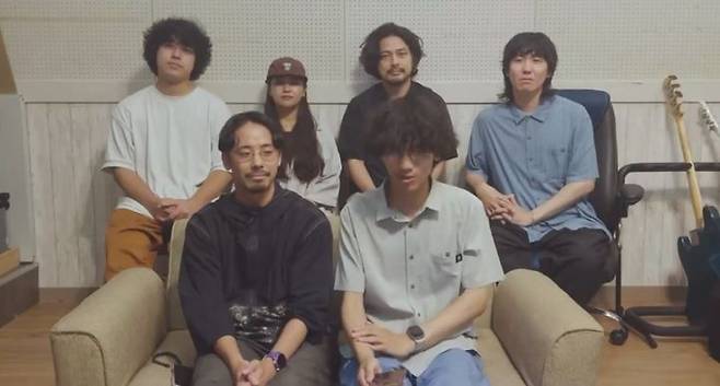 [서울=뉴시스] 일본 인디 밴드 '슈퍼토잔부'. (사진 = 유튜브 캡처) 2025.09.19. photo@newsis.com *재판매 및 DB 금지