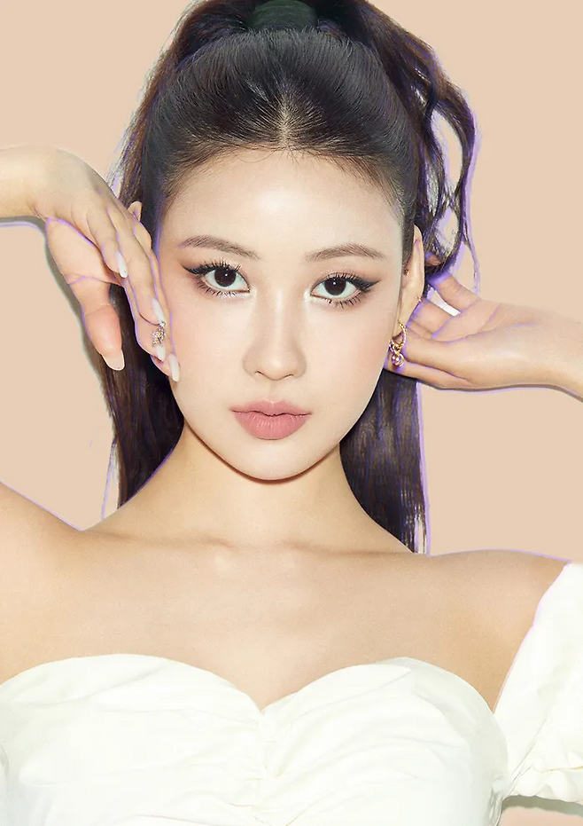 뷰티 크리에이터 이사배. 에스팀 제공