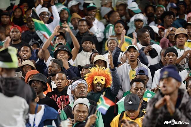 나이지리아와 경기 중 남아프리카공화국 서포터. /AFPBBNews=뉴스1