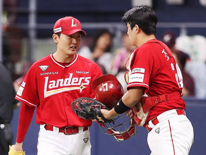 SSG 김건우(왼쪽)와 조형우 [SSG 랜더스 제공. 재판매 및 DB금지]