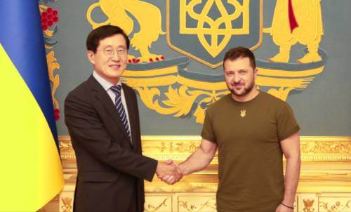 ◇2023년 5월 우크라이나 재건사업에 참여하며 젤렌스키 대통령과 만난 지형근 삼성물산 부사장.