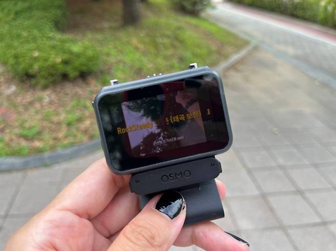 오즈모 나노는 촬영 초보자도 사용하기 쉽게 설계돼 있다 / 출처=IT동아