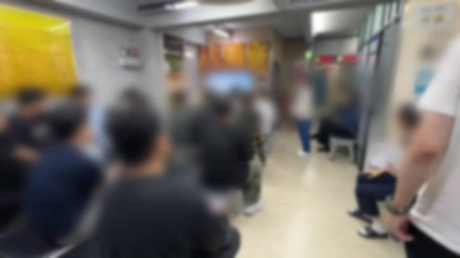 서울 종로구의 한 ‘위고비 성지’. 평일 낮 시간대지만, 30여 명의 환자들이 대기하고 있습니다.