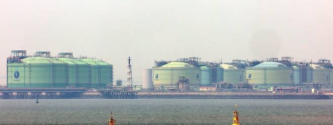 인천시 연수구 송도동 한국가스공사 인천생산기지 내 액화천연가스(LNG) 저장탱크 모습. 사진=연합뉴스