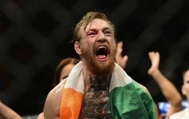 이종 격투기 선수 코너 맥그리거가 도널드 트럼프 미국 대통령으로부터 2026년 6월 백악관에서 열리는 UFC 특별 이벤트의 헤드라이너로 1억달러와 골드카드 비자 100장을 제안받았다고 주장했다. [사진출처 =  맥그리거 인스타그램]