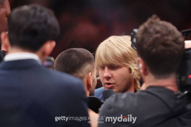 옥타곤에서 토푸리아와 대면했던 패디 핌블렛(오른쪽)./게티이미지코리아