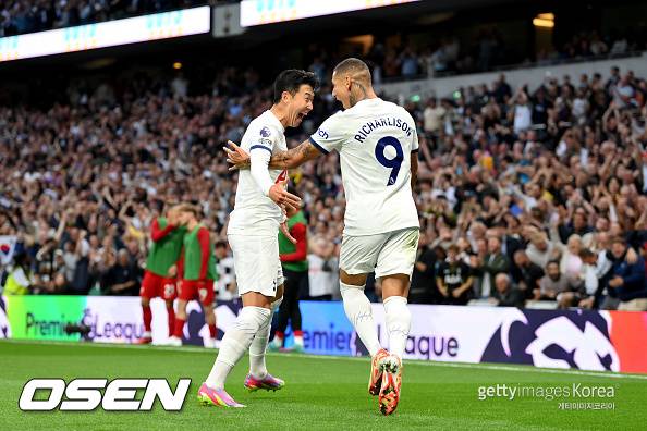 [사진] 손흥민과 히샬리송 ⓒGettyimages(무단전재 및 재배포 금지)