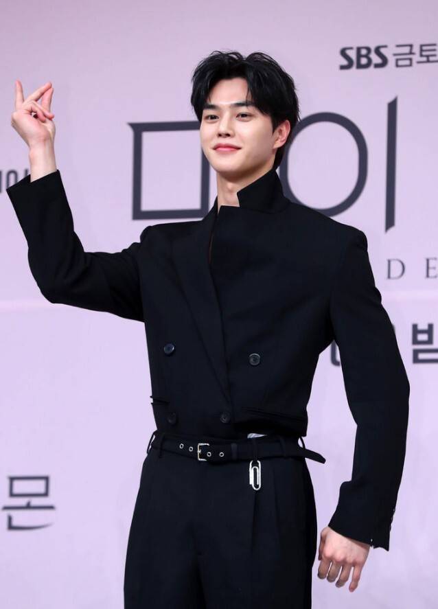 배우 송강. 뉴시스