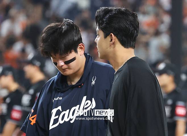 ▲ 김서현은 팀의 역전 우승 가능성이 남아 있는 상황에서 3점 리드를 지키지 못하고 충격적인 끝내기 패배의 희생양이 됐다 ⓒ곽혜미 기자