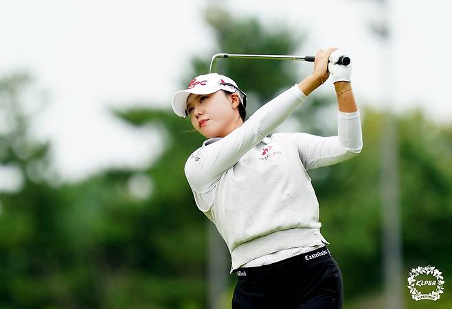 문정민의 아이언 샷. [KLPGA 제공. 재판매 및 DB 금지]