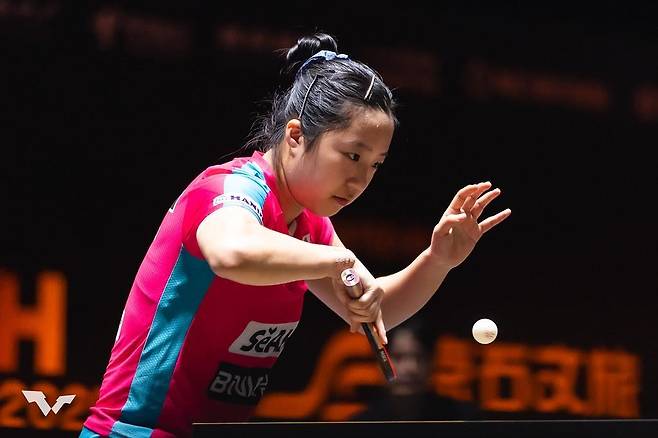 WTT 중국 스매시 경기 중인 신유빈  [WTT 인스타그램 캡처. 재판매 및 DB 금지]