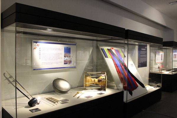 창원시립마산박물관에 있는 성신대제 관련 전시물.