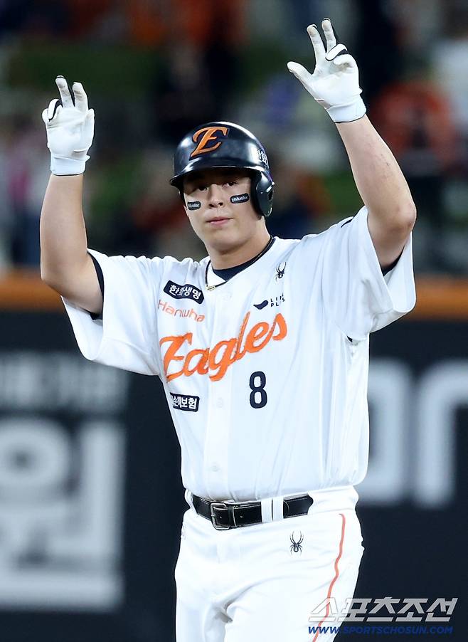 30일 대전한화생명볼파크에서 열린 롯데와 한화의 경기, 9회말 한화 노시환이 2루타를 치고 기뻐하고 있다. 대전=허상욱 기자wook@sportschosun.com/2025.09.30/