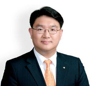 조재영 웰스에듀 부사장-연세대 교육학, 상명대 경영학 석사(MBA),호서대 벤처경영학 박사과정 수료, 현 한양사이버대경제금융자산관리학과 겸임교수, 현 한국FP협회 이사,전 NH투자증권 PB팀장, 전 우리투자증권 PB팀장