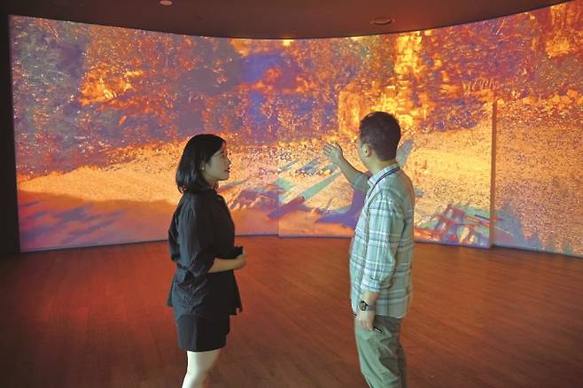 7월 31일, 김진태 국립해양박물관 전시기획팀 선임학예사와 함께 박물관을 둘러봤다. 김도웅 제공