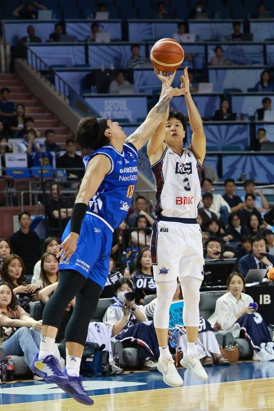 허웅 3점슛. 사진[연합뉴스]