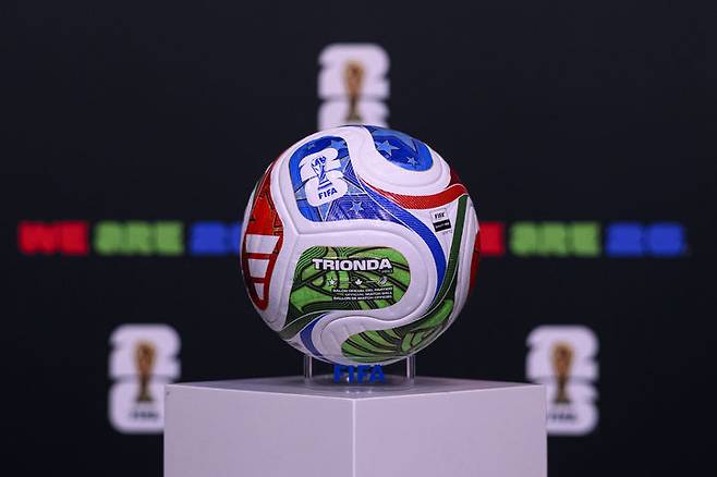 [서울=뉴시스] 2026 국제축구연맹(FIFA) 북중미 월드컵 공인구 트리온다. (사진=FIFA 제공) *재판매 및 DB 금지