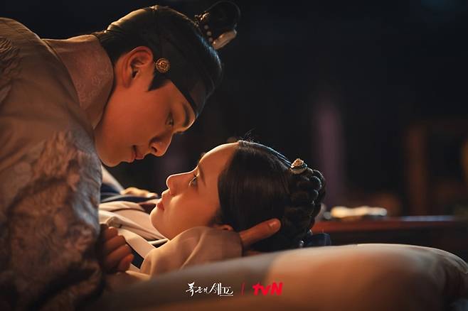 '폭군의 셰프' 4화에 등장한 키스신. tvN 제공