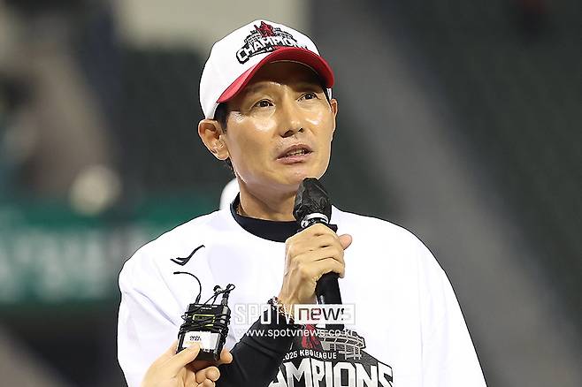 ▲ 현역으로 대성하기 어렵다는 것을 느낀 염경엽 감독은 이후 공부를 이어 가며 프런트와 지도자로 모두 성공한 보기 드문 사례가 됐다ⓒ곽혜미 기자