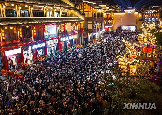중국 국경절 후베이성 쯔구이현 관광객 인파 [신화 연합뉴스 자료사진 재판매 및 DB 금지]