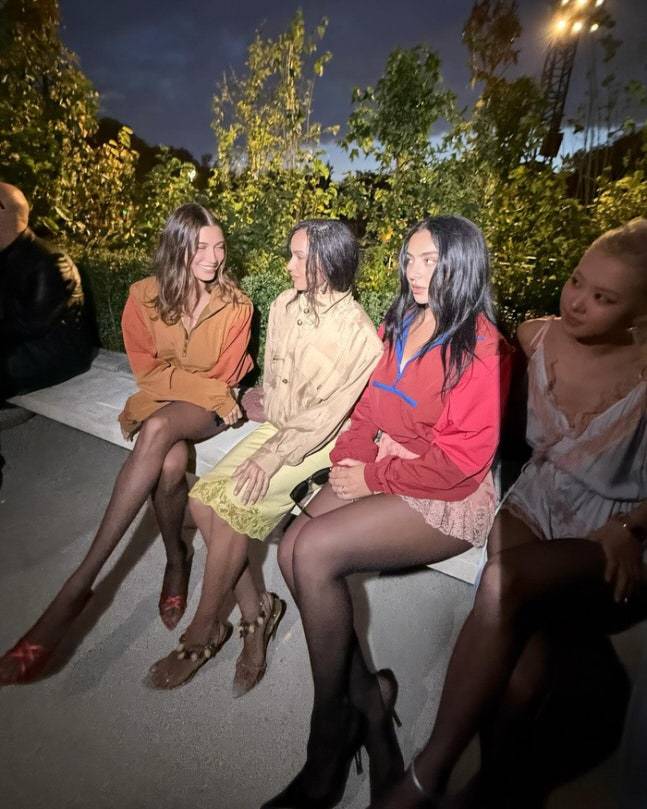 찰리 XCX SNS 올린 사진