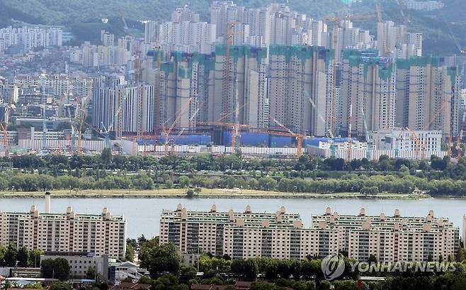 한강변 아파트 전경. 연합뉴스