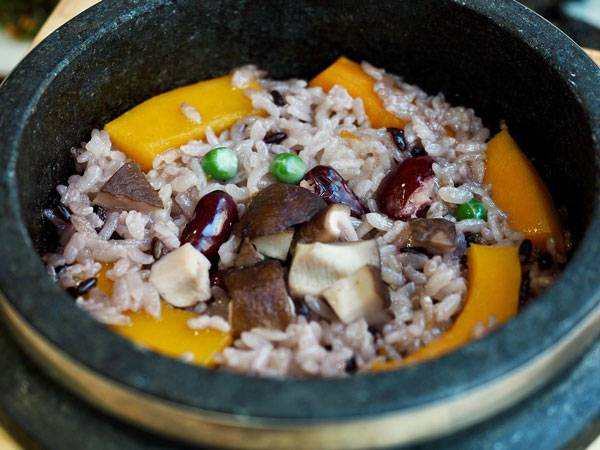 탈모를 예방하려면 섬유질, 단백질, 비타민, 미네랄 등이 포함된 균형 잡힌 식사를 해야 한다./사진=클립아트코리아