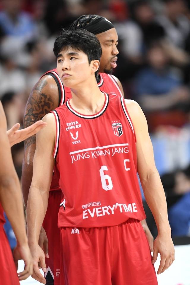 ‘지미’ 박지훈이 15점 4리바운드 4어시스트를 기록, 정관장에 첫 승을 안겼다. 사진=KBL 제공