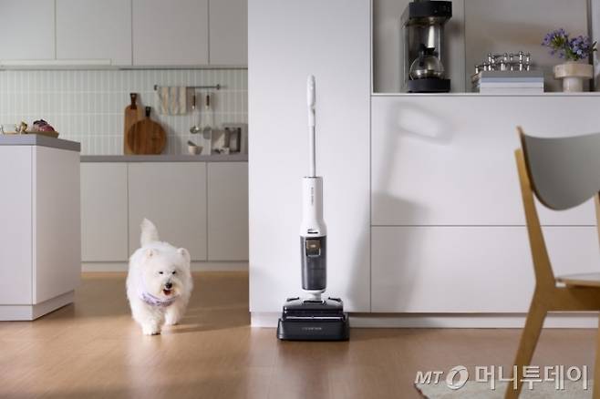 로보락 스팀형 진공 물걸레 청소기 'F25 울트라'/사진=로보락