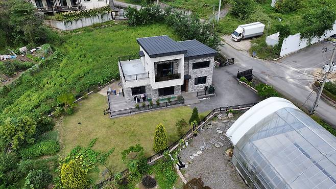 경기 도 광주시 도척면에 있는 2층 단독주택 경매 물건. [이건욱PD]