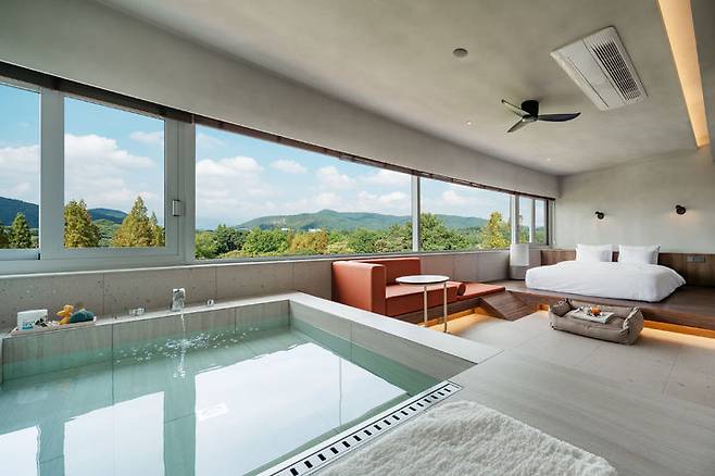 [서울=뉴시스]키녹 시그니처 객실.(사진=교원 제공) 2025.10.04. photo@newsis.com *재판매 및 DB 금지