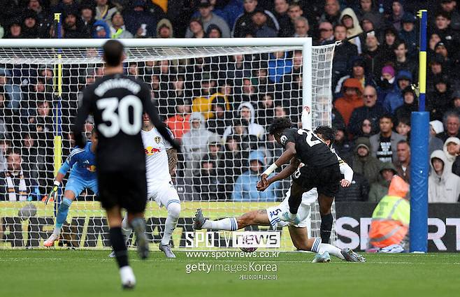 ▲ 토트넘이 기대를 품고 영입한 자원들이 승리를 합작했다. 전반 23분 하프라인에서 상대 볼을 가로챈 토트넘은 쿠두스의 침투패스 한번으로 역습을 진행했다. 이를 이어받은 텔이 페널티박스 오른쪽 모서리에서 오른발 슈팅으로 마무리해 첫 골을 뽑아냈다. 첫 득점을 어시스트한 쿠두스는 후반에 결승골을 뽑아내 토트넘 데뷔골을 터뜨렸다.&nbsp;