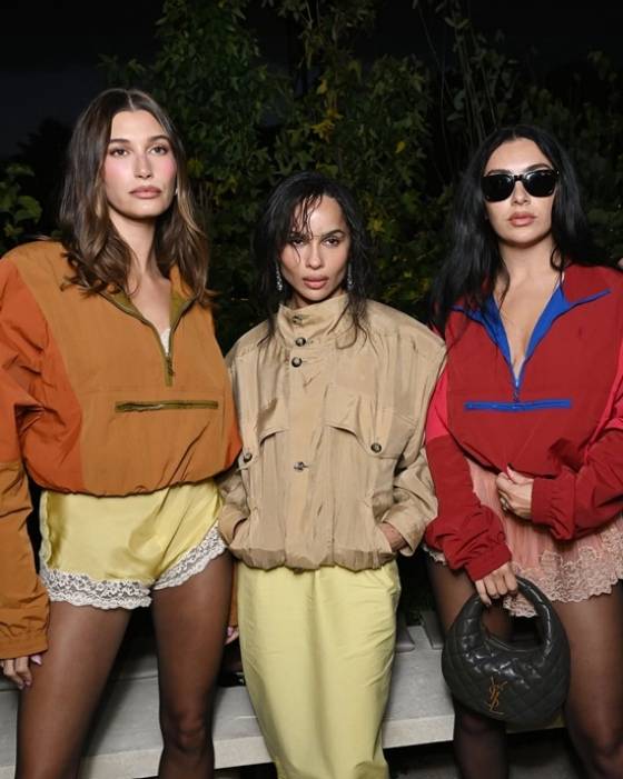 (왼쪽부터)가수 찰리 XCX, 모델 헤일리 비버, 배우 조 크라비츠 /사진=엘르UK