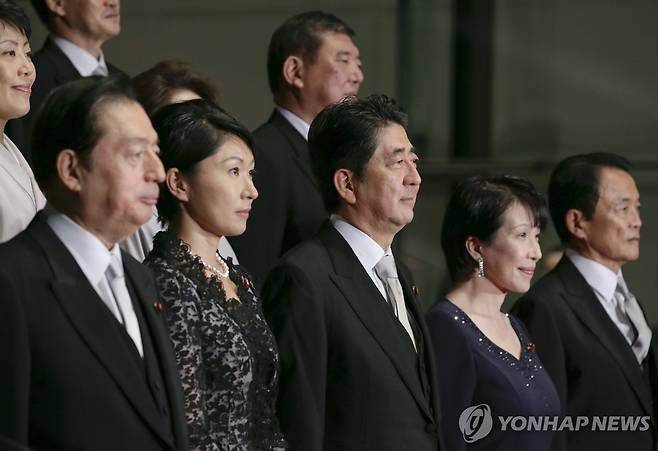 2014년 아베 내각에서 총무상을 맡은 다카이치 총재 [EPA 연합뉴스 자료사진. 재판매 및 DB 금지]