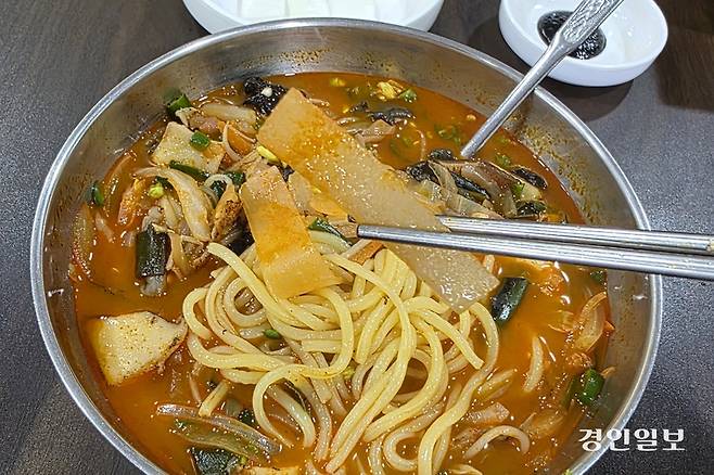 여기 조림 아닌데... 무는 어쩐 일이니? /황성규기자 homerun@kyeongin.com