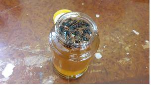 꿀에 담근 말벌. 사진=연합뉴스