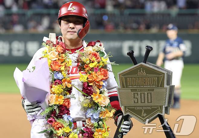 통산 500홈런 고지를 밟은 SSG 랜더스 최정. 2025.5.13/뉴스1 ⓒ News1 김성진 기자