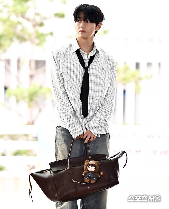 뷔가 출국하고 있다. 이주상기자 rainbow@sportsseoul.com