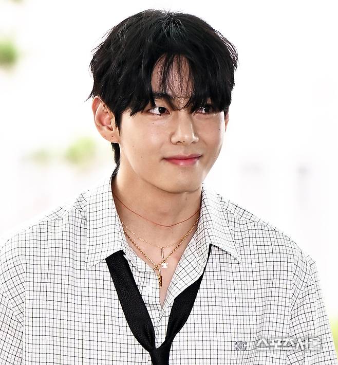 뷔가 출국하고 있다. 이주상기자 rainbow@sportsseoul.com