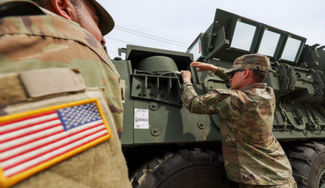 미국 시카고에서 이민 단속 중이던 국경순찰대가 시위 중인 여성에게 총격을 가하는 사건이 발생했다. /뉴시스
