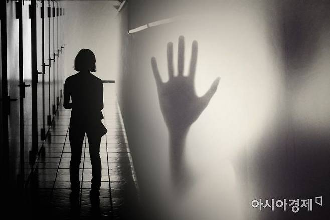 지난해 추석 연휴 기간 접수된 가정폭력 신고 건수가 평소보다 60% 넘게 증가한 것으로 나타났다.