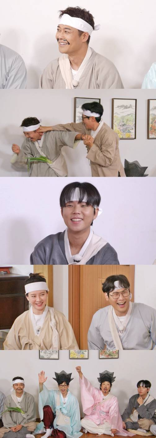 5일 방송되는 SBS '런닝맨'에서는 게스트 전현무의 폭탄 발언으로 현장이 발칵 뒤집힌다. '대감님의 농작물' 레이스 중 진행된 앙케트 토크에서 전현무는 "내가 결혼을 못 하는 이유가 '런닝맨'에 있다"며 특정 멤버를 지목했다. 과거 지석진이 한 말이 자신의 결혼관에 큰 영향을 미쳤다고 밝혀 궁금증을 자아냈다. 또한, 자신의 연애사에 대한 질문에는 "기사를 참고하라"고 일갈해 웃음을 주었다. 멤버들은 요즘 MZ세대의 솔직한 연애관에 놀라움을 표하며 세대 차이를 실감하는 모습을 보였다.