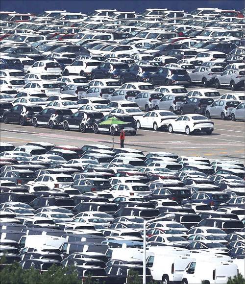 증권가에선 자동차 부문을 두고 불안한 시선을 내비친다. 일본차-한국차 관세 역전이 주요 요인이다. (연합뉴스)