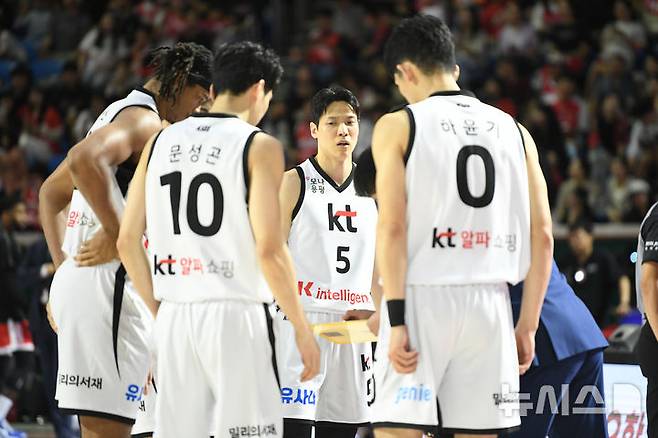 [서울=뉴시스]프로농구 KT 김선형. (사진=KBL 제공)