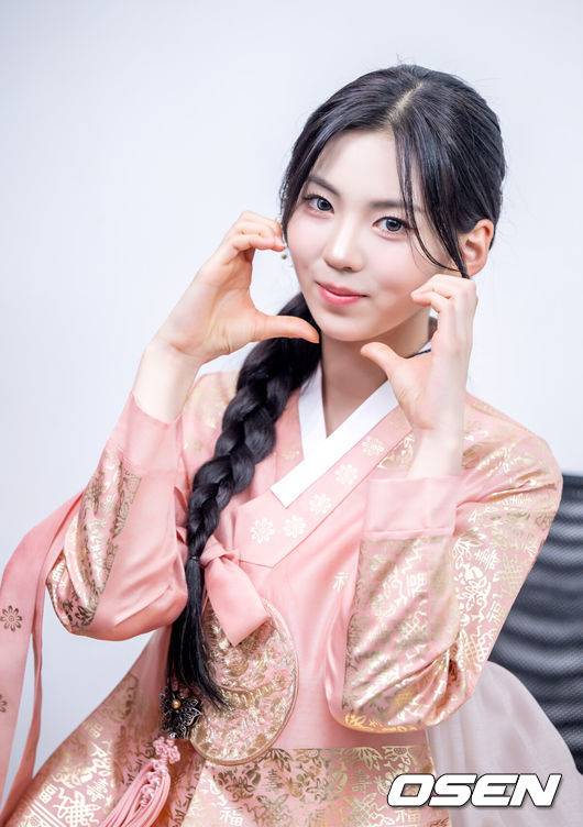 [OSEN=최규한 기자] 그룹 이프아이 미유 한복 인터뷰. 2025.10.04 / dreamer@osen.co.kr