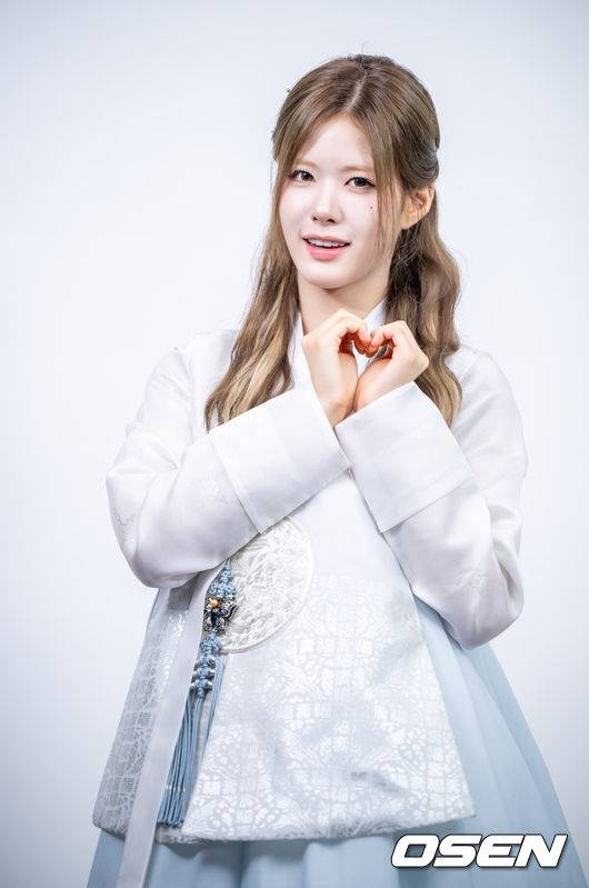 [OSEN=최규한 기자] 그룹 이프아이 라희 한복 인터뷰. 2025.10.04 / dreamer@osen.co.kr
