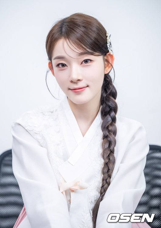 [OSEN=최규한 기자] 그룹 이프아이 카시아 한복 인터뷰. 2025.10.04 / dreamer@osen.co.kr